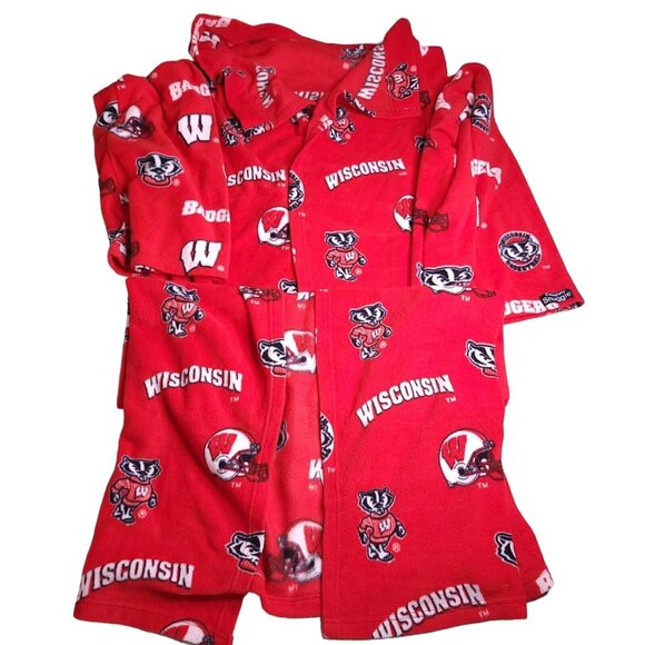 Wisconsin Badgers Red Collegiate Snuggie Blanket With Sleeves Tailgating - Picture 2 of 5